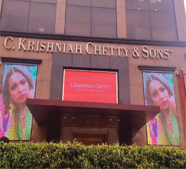 outdoor advertising display UAE